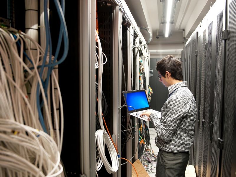 5 Benefícios de Ter Uma Equipe Especializada em Suporte de Infraestrutura de TI