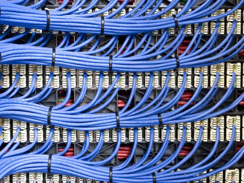 Cabeamento estruturado: Por que é a base para uma rede de TI eficiente e escalável?